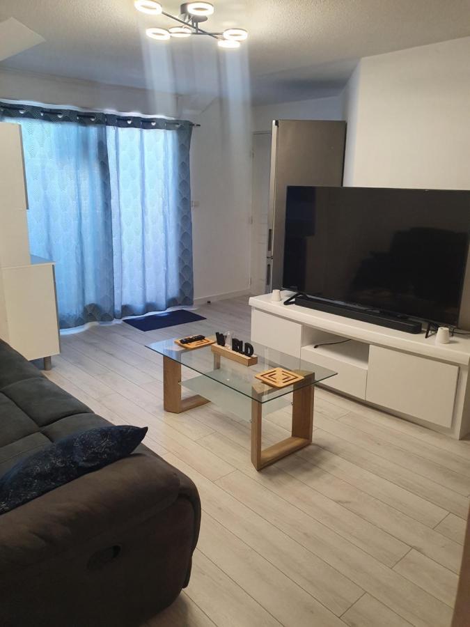 Appartement Cosy Proche De L'Aeroport T R A N S F E R T Sur Demande Saint-Denis Exterior foto
